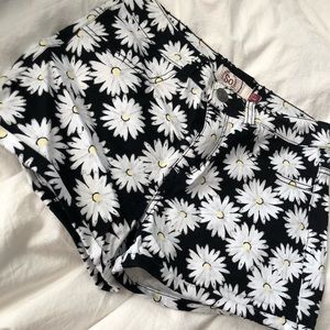 SO flower shorts